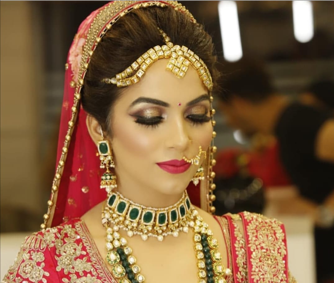 Best Ladies Home Salon for Beauty Services! Parlour Services at Home in  Delhi,Party Makeup & Bridal MakeUp Services In Delhi -Pre Bridal Services &  Sittings In Delhi,Makeup & HairStyle Services in Delhi,Hair